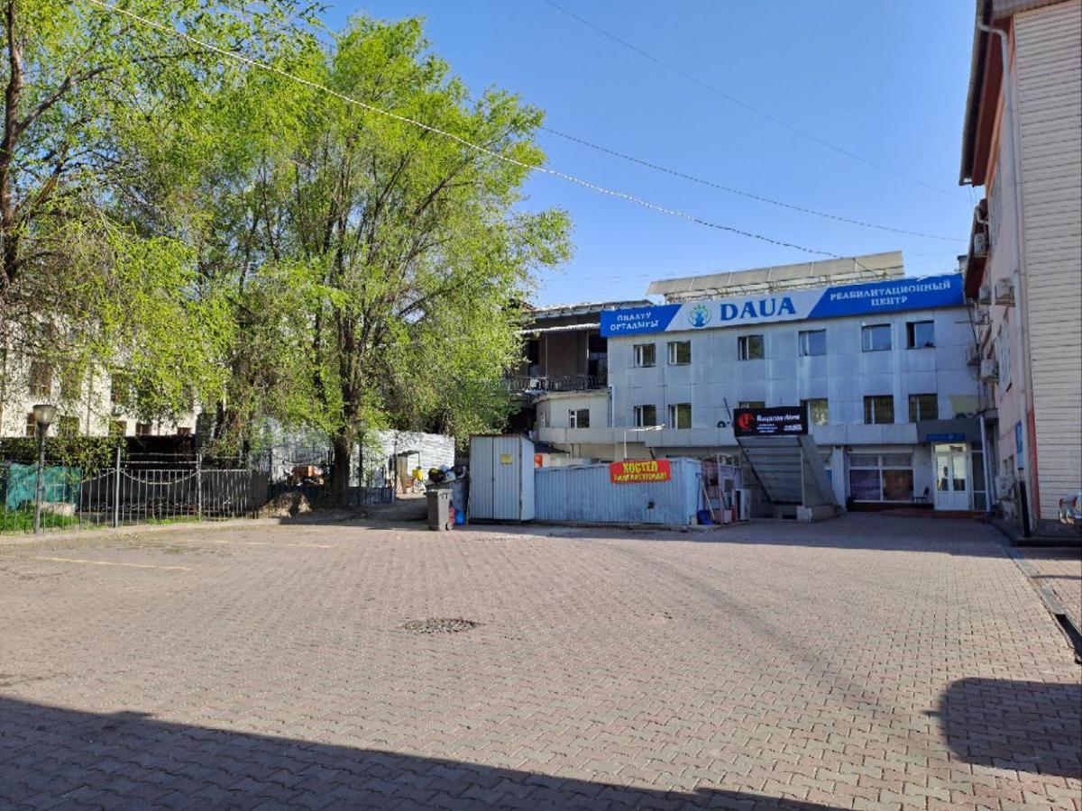 Fox Park Hostel Almaty Eksteriør bilde